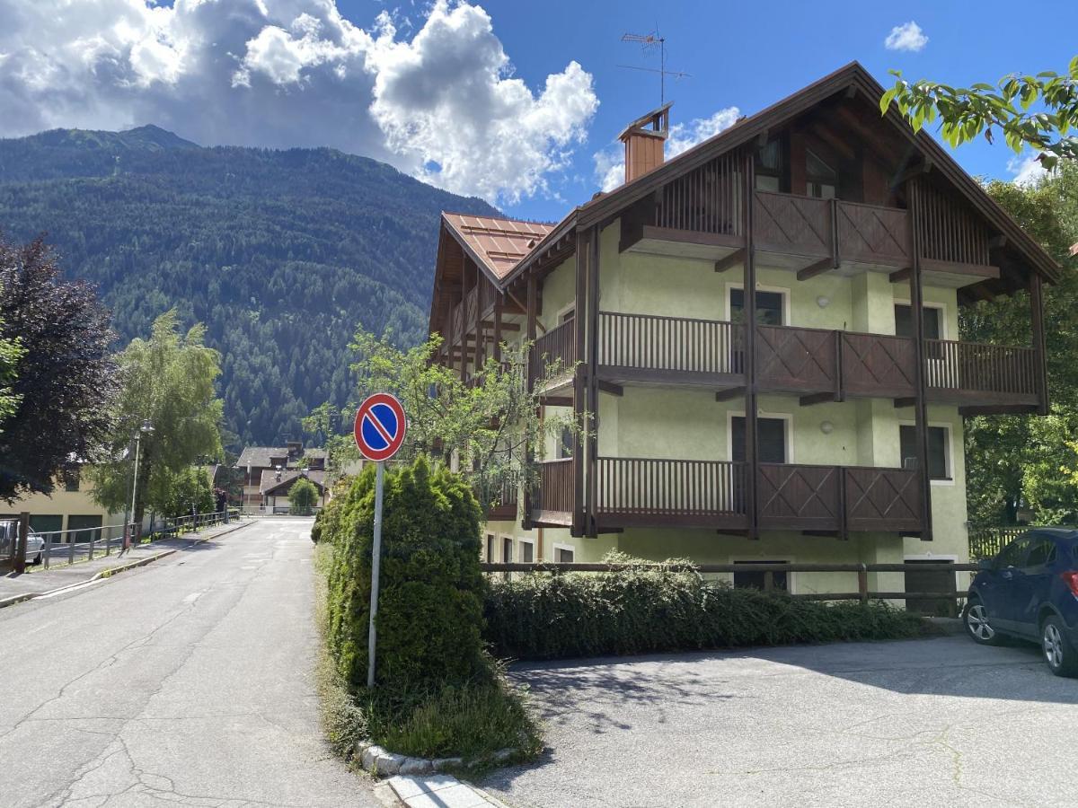 Condominio Gaiolin Giustino Exteriör bild